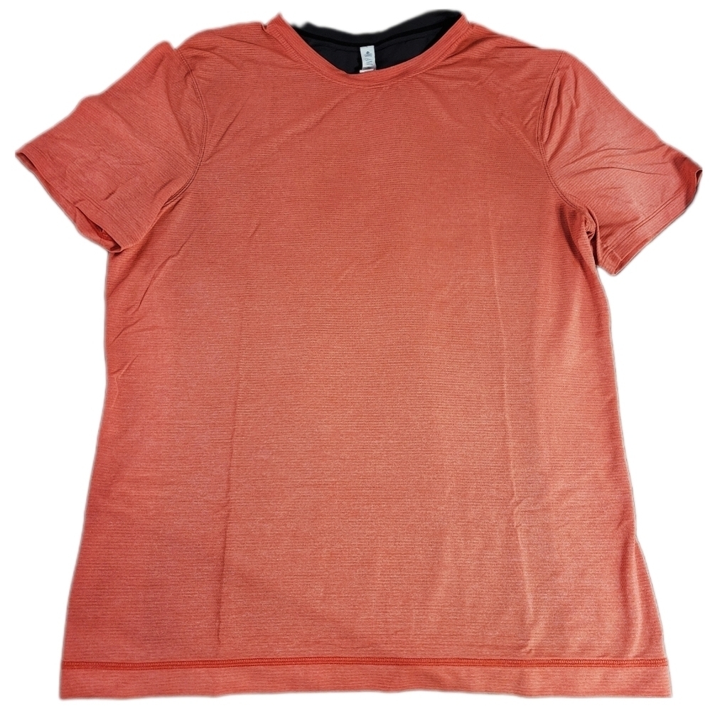 Lululemon \ Men's Precision Tee / Large / Love Red